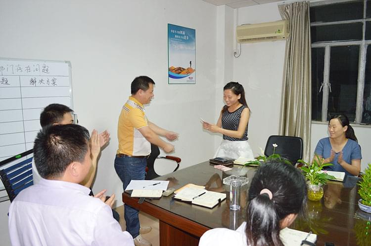 美創(chuàng)達(dá)誠(chéng)表彰大會(huì) 美創(chuàng)達(dá)誠(chéng)表彰大會(huì)