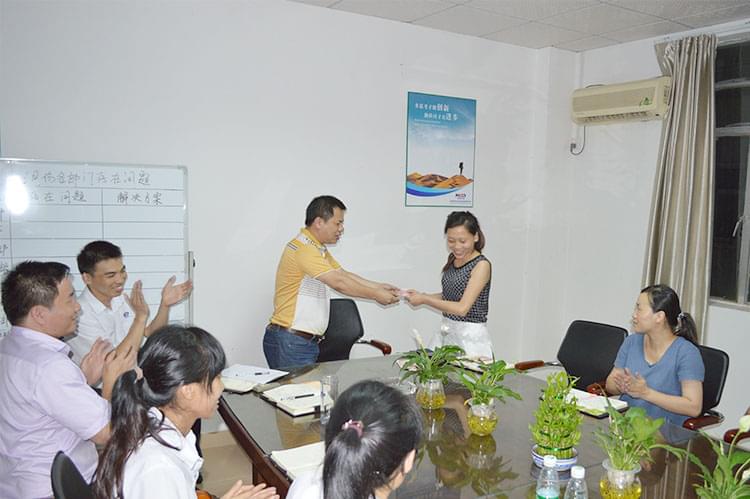 美創(chuàng)達(dá)誠(chéng)表彰大會(huì) 美創(chuàng)達(dá)誠(chéng)表彰大會(huì)